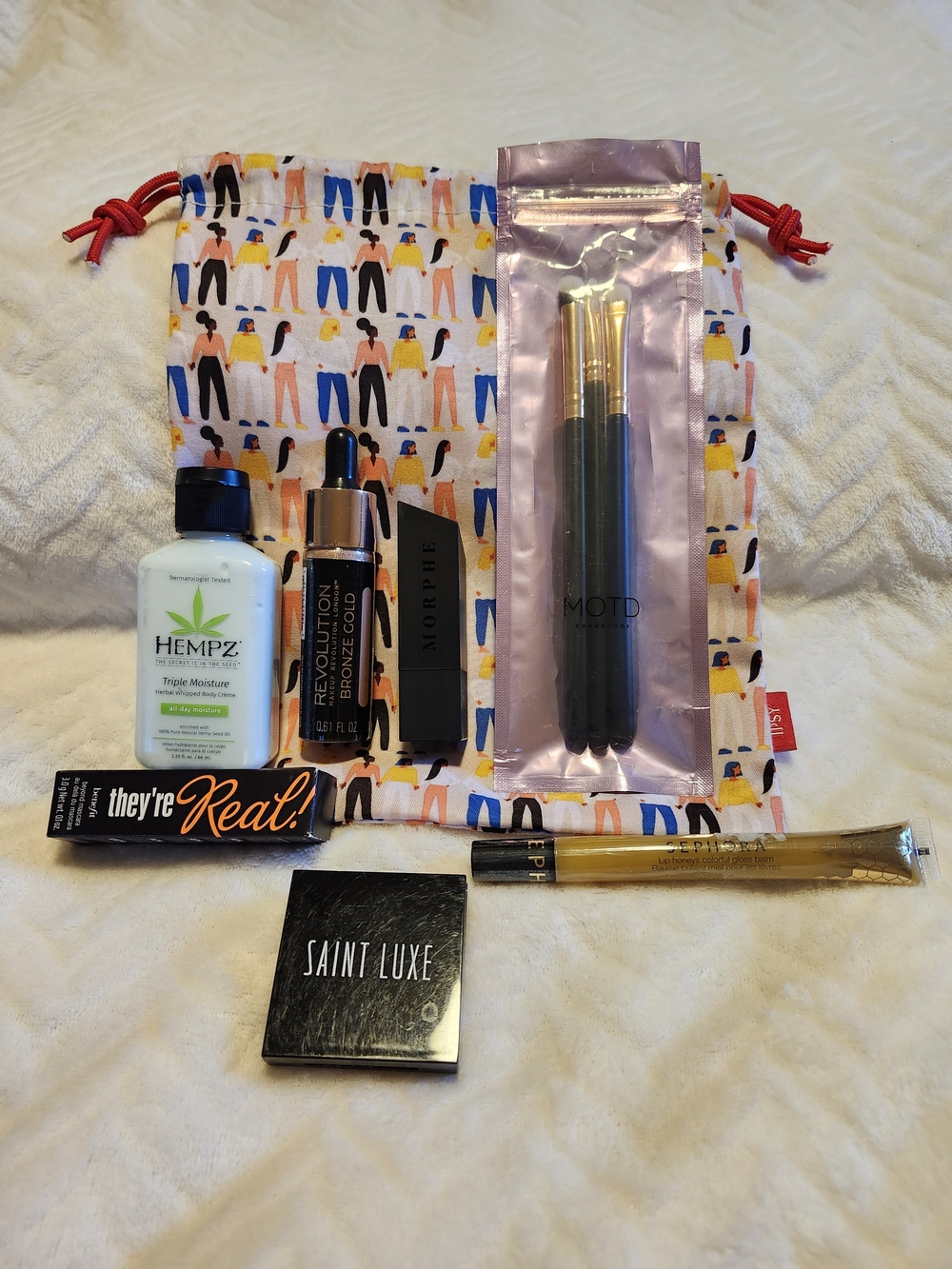 Beauty Bundle Of 7 Items - Hempz, Sephora, Morphe, Revolution